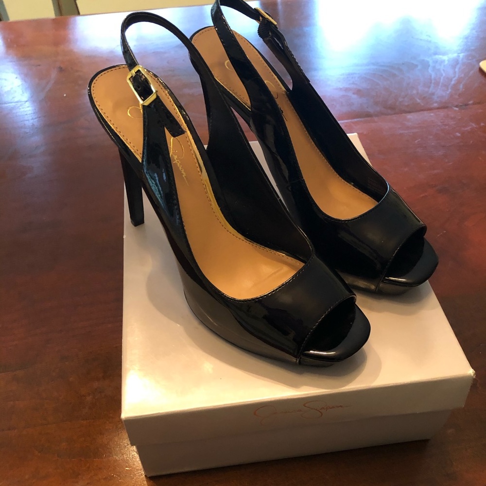 Black dress shoes